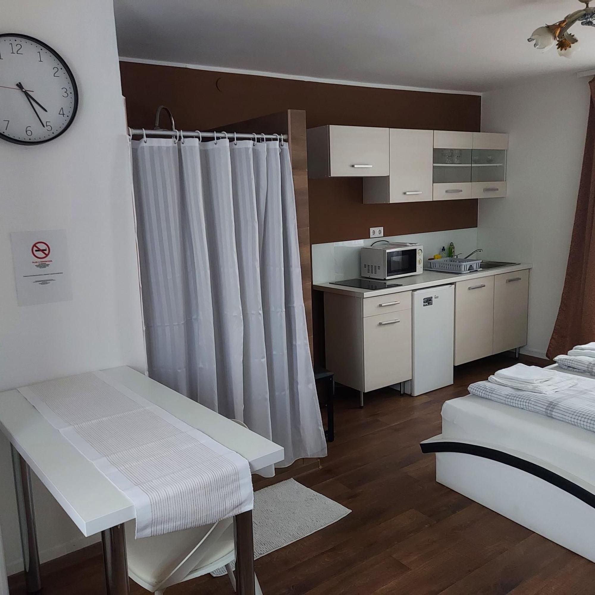 Petra Vendeghaz Otel Szekszárd Dış mekan fotoğraf