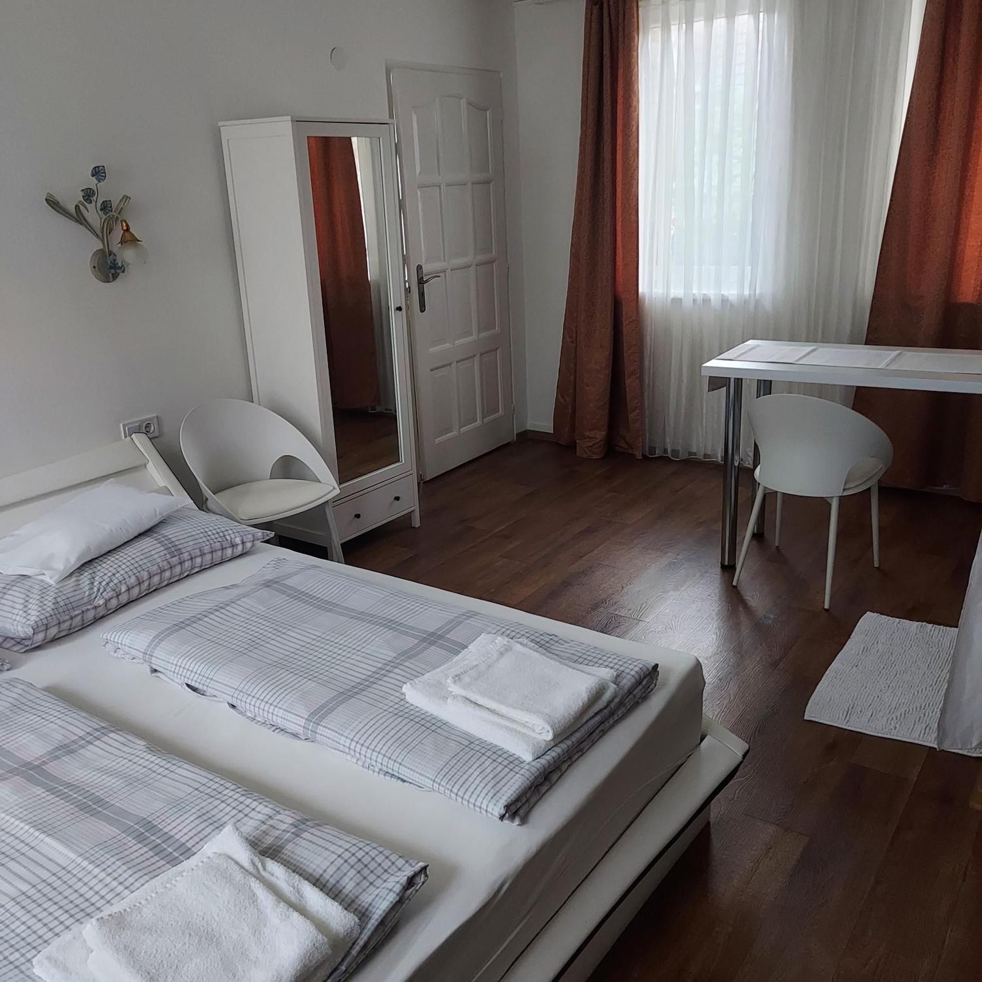 Petra Vendeghaz Otel Szekszárd Dış mekan fotoğraf