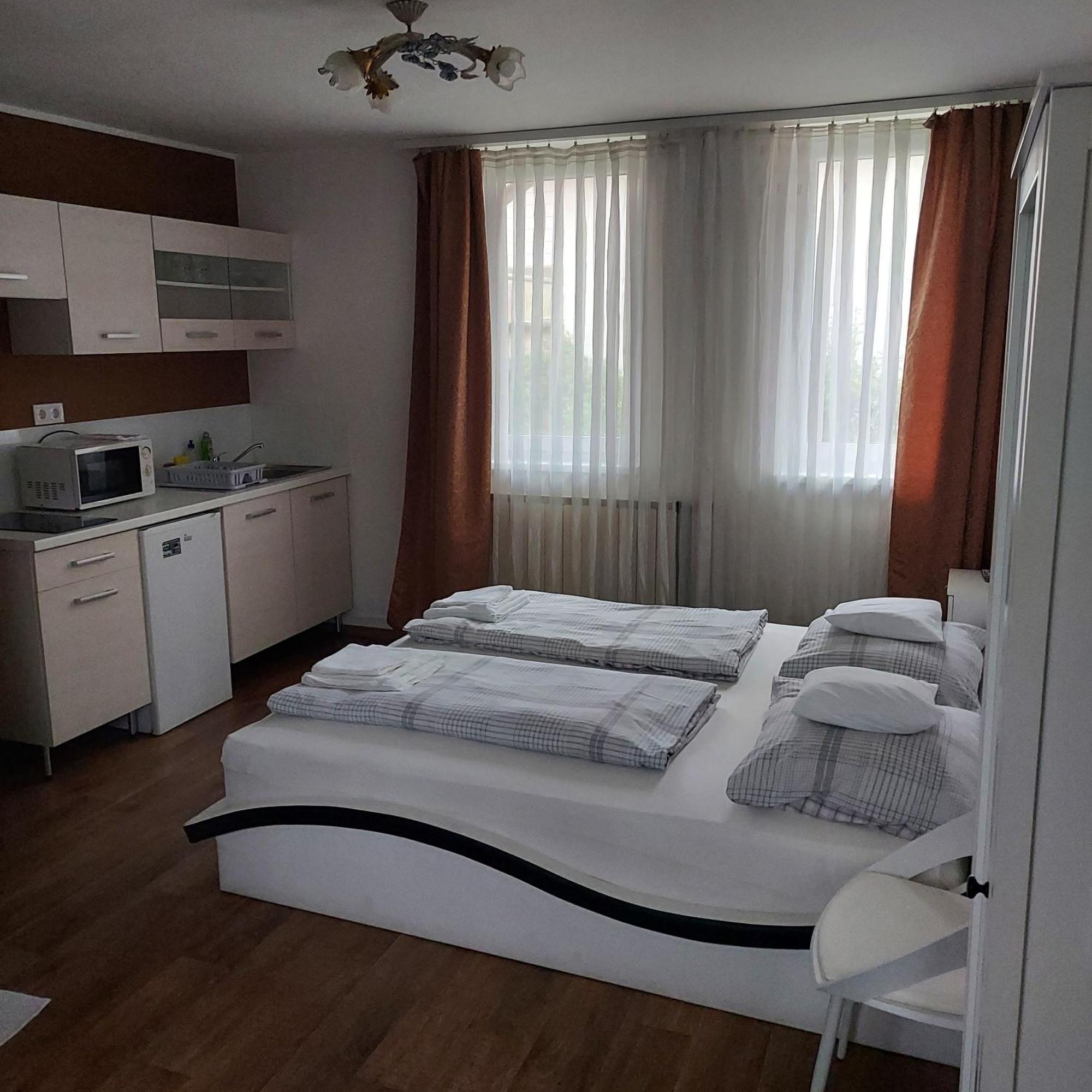 Petra Vendeghaz Otel Szekszárd Dış mekan fotoğraf